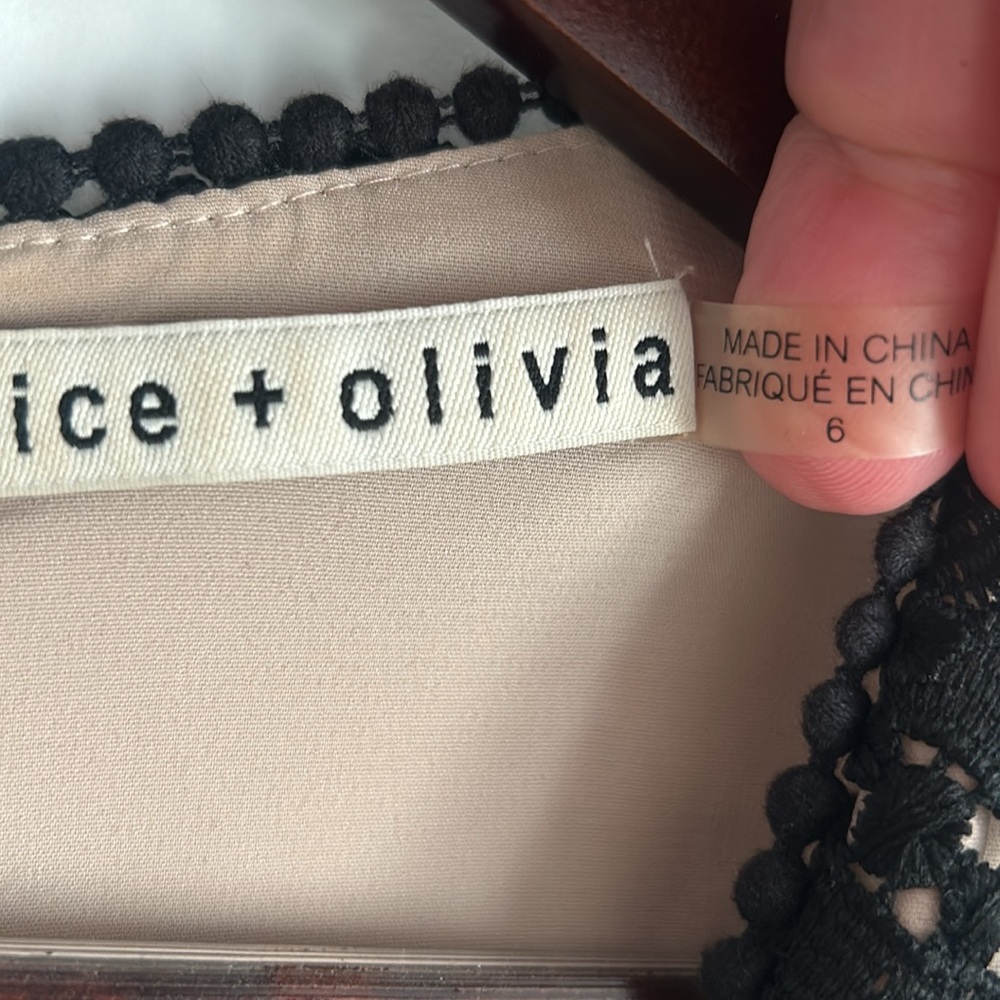 Alice and Olivia Chels deep V lace jumpsuit - Picture 9 of 14